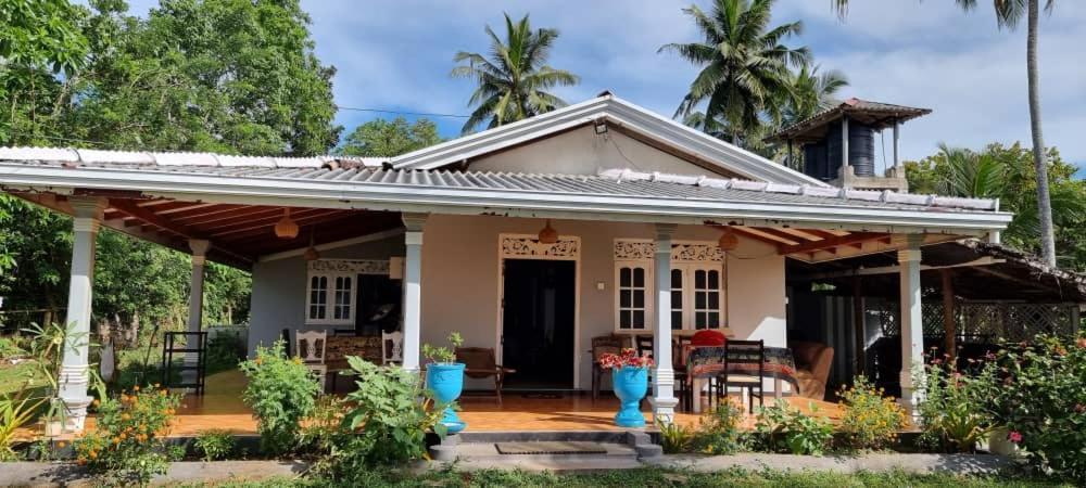 Tehan Homestay Dikwella Exteriör bild