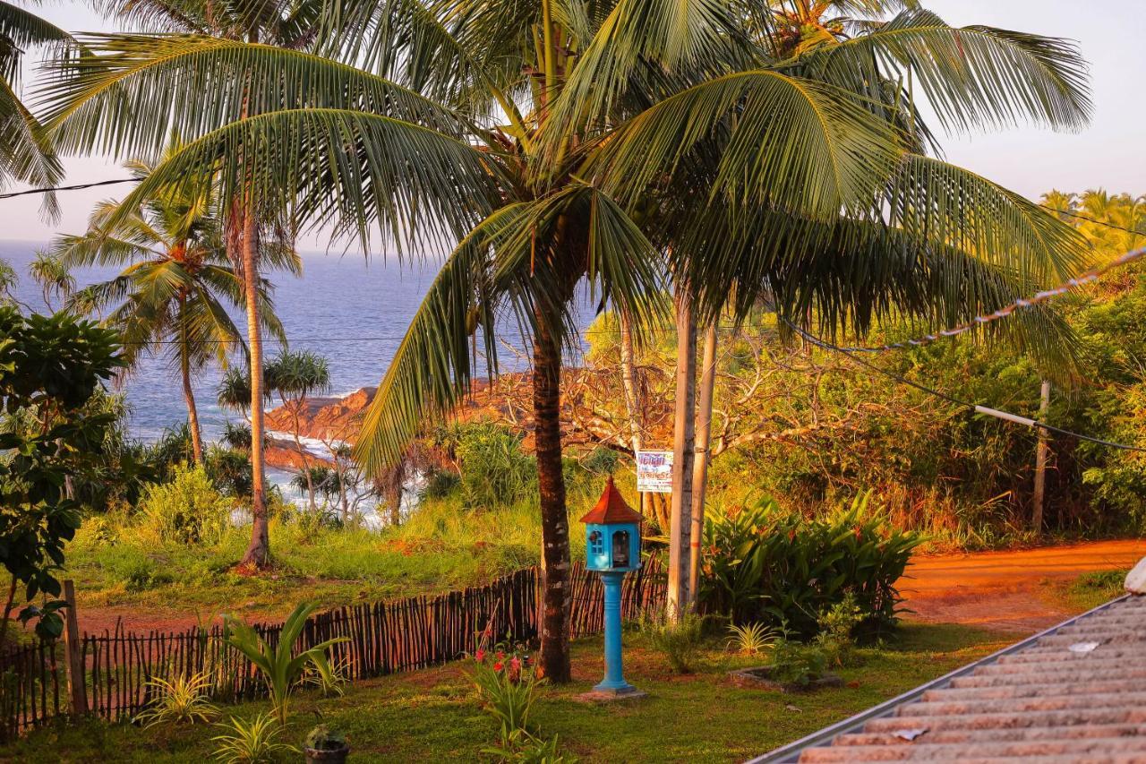 Tehan Homestay Dikwella Exteriör bild